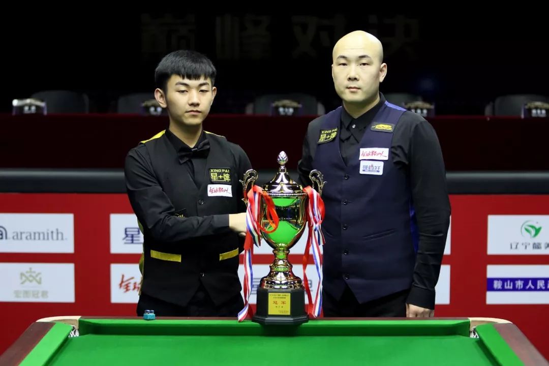 功做出了贡 功做出了贡